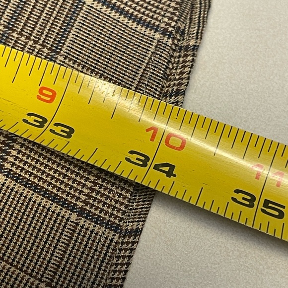 Jos A Banks Traveler's Collection long sleeve 100% cotton shirt in brown plaid - Picture 7 of 7